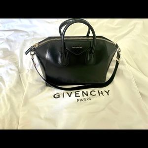 GIVENCHY MEDIUM ANTIGONA
